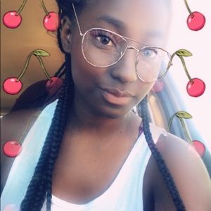 Meet your Posher, Tamashia